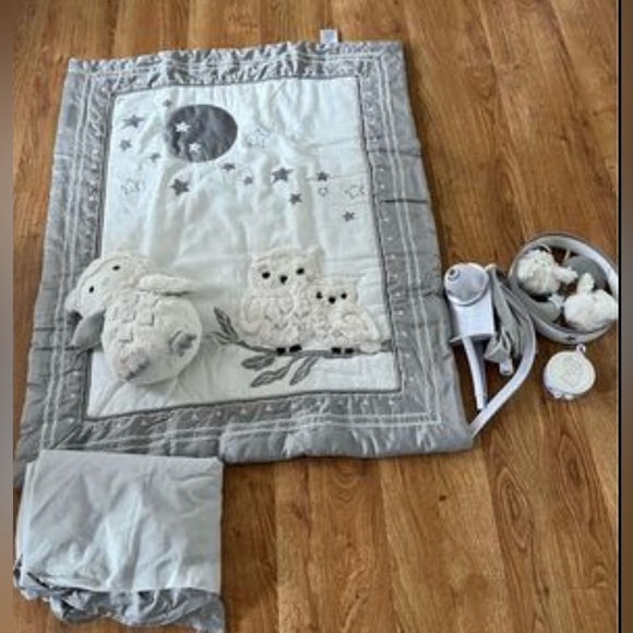 Nursery/Baby Luna White/Gray Celestial Owl -5 Piece Crib Bedding Set - Picture 4 of 5